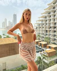 Goddess Amber - Free pics, galleries & more at Babepedia
