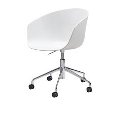 pin op design stoelen