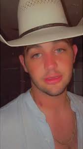 kaitlin Willis (@kaitlinnkay)