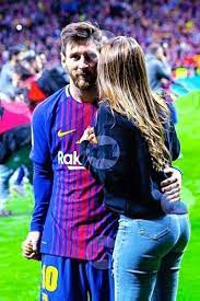 Antonela roccuzzo, daniella semaan, elena galera y romarey ventura no quisieron perderse la gran fiesta que organizó el futbolista del fc barcelona para sorprender a su mujer. Antonella Roccuzzo Sofia Balbi Luis Suarez Y Lionel Messi Uruguay Facebook