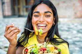 Nutrients and Dental Health: What to Eat for Stronger Teeth