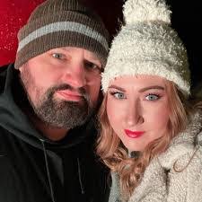 Lindsey Wortham's Instagram, Twitter & Facebook