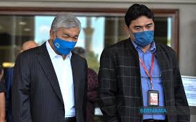 Explore tweets of ahmad zahid hamidi @drzahidhamidi on twitter. Bernama Ahmad Zahid S Trial Converting Rm7 5 Mln Into Cheques Was Money Laundering Witness