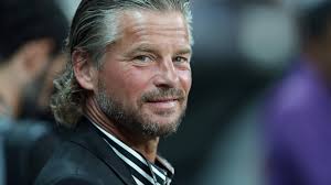 Franky edlinger begrüßt sie ganz besonders zum traditionellen weihnachtsmarkt! Beissen Und Kratzen Irre Frenkie Schinkels Gibt Comeback Mit 57 Krone At