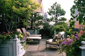 108 Gestaltungsideen Fur Terrassen Dachterrasse Balkon Terassenentwurf Diy Terrasse Hintergarten