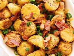 Zutaten 4 Mittelgrosse Gekochte Kartoffeln 50 G Magerer Schinken 30 G Raucherspeck 1 Grune Paprikaschote 2 Knoblauchzehen 2 Zwiebeln 4 Tomaten Cooking Food Eat