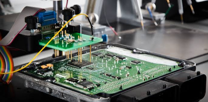 ECU Tuning vs Repair: Detailed Guide - Reynlab
