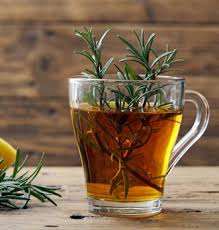 La tisane d'ortie pour maigrir, la tisane maté pour maigrir et la tisane thym pour maigrir font partie des boissons les plus répandues pour perdre vite quelques kilos et obtenir un ventre plat. Tisane De Romarin Ses Vertus Sur Notre Sante