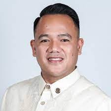 Edward Orpilla's Instagram, Twitter & Facebook