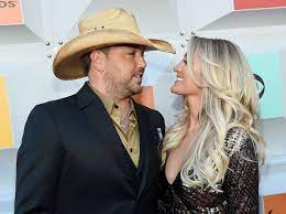 This Is What Jason Aldean And His Wife Brittany Plan To Name Their Baby Girl Jason Aldean Brittany Aldean Boy Celebrities