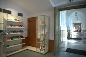 Image result for k%u0159i%u017E k pruhovan 