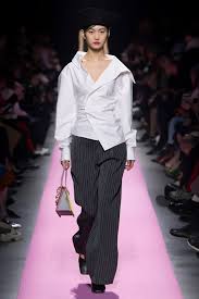 Epingle Par Comme Jacquemus Sur L Amour D Un Gitan Jacquemus Gitane