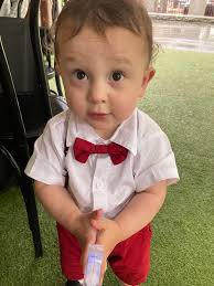 Could someone do a Christmas theme with this pic?