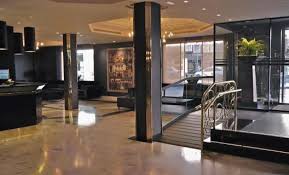 Ubicados muy cerca del hotel, nuestros clientes podrán disfrutar de una visita a los baños árabes, la catedral de granada, el parque de las ciencias, la alcaicería y muchos otros lugares de visita obligada en la ciudad. Hotel Carmen Granada Granada Andalucia Segura