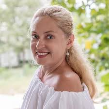 Amazon.com: Self Help for Women: 4 in 1. 5 Experts Reveal How to Face 4  Daily Women's Issues: Lack of Self Confidence, Anxiety in Relationships,  Overweight and Insomnia. Bonus: 37 Self Esteem