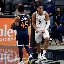 Keldon johnson (born october 11, 1999) is an american professional basketball player for the san antonio spurs of the national basketball association (nba). Keldon Johnson Was One Of The Few Bright Spots In The Spurs Blowout Loss To The Jazz Pounding The Rock