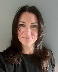 Leslie Crook's Instagram, Twitter & Facebook