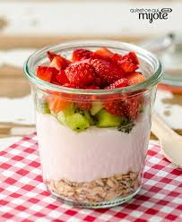 Gruau Au Yogourt Aux Fraises Et Aux Kiwis Prepare La Veille Kiwi Recipes Food Kraft Recipes