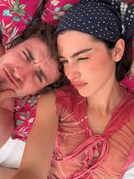 Apple girl? No, she's the Glasto girl! A boyfi hard launch