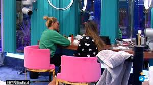 A los chicos de la casa les va más la carne que el pescado. Gran Hermano Vip Los Piojos Se Cuelan En La Casa De Gh Vip 7 Gracias A Alba Carrillo Marca Com