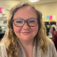 Hi everyone! I'm looking for a desk job (no collections or call  representatives). I will take part or full time at this point. I've been  rejected quite a lot for jobs I'm