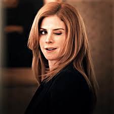 Shelley Davison's Instagram, Twitter & Facebook