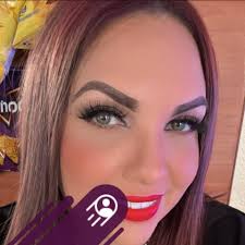 Es la noche más importante de la música, tenía que ir con la mujer más  hermosa que había en Sevilla a celebrarla. @latingrammys 👗: @dolcegabbana