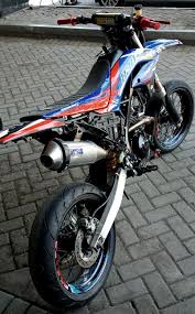 Modifikasi full kawasaki klx 150 bf se extreme 2020 подробнее. Kawasaki Klx 230 Surabaya Postur Makin Proporsional Pantas Menjadi Acuhan Penggemar Supermoto