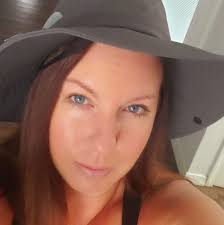 Where to find donated roses for art in Lakeland?