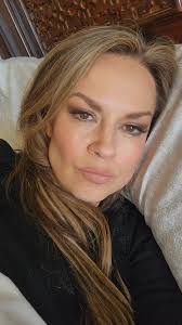 Vanessa Compton's Instagram, Twitter & Facebook