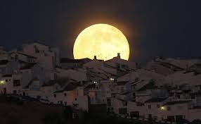 La superluna de gusano está en su punto más cercano a la tierra este lunes y martes. Superluna Gusano 2020 Que Es Cuando Y Como Verla