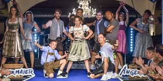 Most widely held works by max angermaier. Angermaier Trachten Nacht Im Berliner Hofbrauhaus 2017 Mode Shopping Designer Trends Fashionstreet Berlin