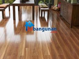 Meskipun secara karakteristik bahan yang digunakan kedua lantai ini jelas berbeda, dimana vinyl terbuat dari pvc sementara parket dari kayu solid. Cek Harga Lantai Vinyl Motif Kayu Dan Alasan Memakainya