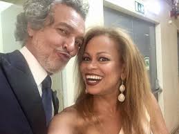 El inquieto, la caja (2006). Toda A Historia Rogerio Samora E Conceicao Queiroz Viveram Namoro Torrido E Secreto