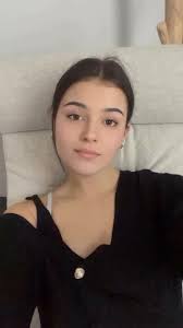 🟢 Online, Lucia commented