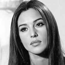 An amazing and attractive and murderously talented Asian 🇨🇳⛩️actress  Maggie Q ❤️🌹who will make this Wednesday more enjoyable for you with a  showcase of her best artistic creations that she created with