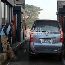 Lowongan kerja tukang sapu jalan surabaya. Mulai 13 Juni Tarif Tol Waru Bandara Juanda Naik Jadi Rp 7 000