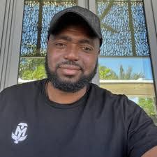 Richard Verret's Instagram, Twitter & Facebook