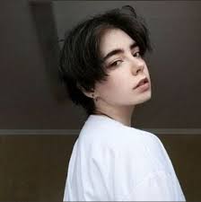 Amor De Mafiosos In 2021 Short Hair Tomboy Shot Hair Styles Short Hair Styles