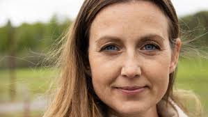 We did not find results for: Sanna Lundell Om Vannernas Stod Efter Mammans Sjalvmord Allas