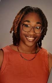 Bethany Mott's Instagram, Twitter & Facebook