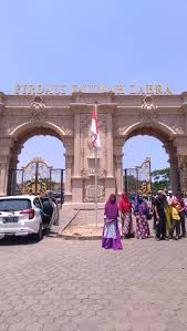 Kabar pernikahan mereka berdua memang santer terdengar beberapa hari kapanlagi.com mengucapkan selamat menempuh hidup baru kepada ustaz abdul somad dan fatimah az zahra. Wisata Fatimah Az Zahra Semarang