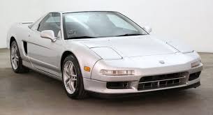 Acura resurrected the nsx name for 2016, but the new version is a far cry from the original. At 29 950 This High Mileage 1993 Acura Nsx Is The Cheapest One We Ve Found Carscoops