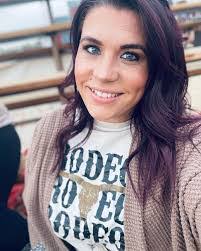 Shelby Collins's Instagram, Twitter & Facebook