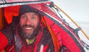 Felix Berg asciende el Manaslu en solitario