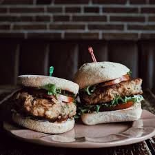 El 28 de mayo se celebra el día internacional de la hamburguesa. Dia Internacional De La Hamburguesa Curiosidades La Burger Rellena