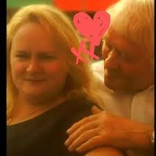 Robert Holdcroft's Instagram, Twitter & Facebook