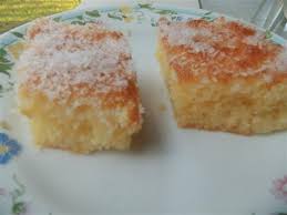 Das ist ein weicher, saftiger grießkuchen mit orangen. Griesskuchen Mit Zuckersirup Revani Tatlisi Youtube