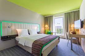 Additional services include an airport shuttle to both terminals and free internet access. Frankfurt Airport Hotel Book Now Radisson Hotels