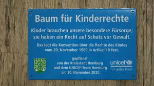 Try out the penguin hexagon fall multiplayer game from the guys of justfall.lol Ein Symbol Fur Kinderrechte Gesetzt Fairtrade Steuerungsgruppe Und Unicef Pflanzen Baum An Der Luitpoldschule Cityradio Saarland